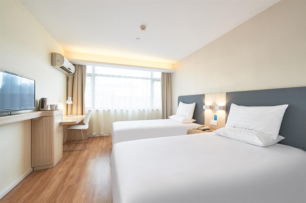 Hanting Hotel Qingdao Zhanqiao Railway Station Екстериор снимка
