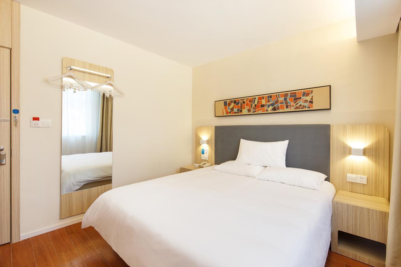 Hanting Hotel Qingdao Zhanqiao Railway Station Екстериор снимка