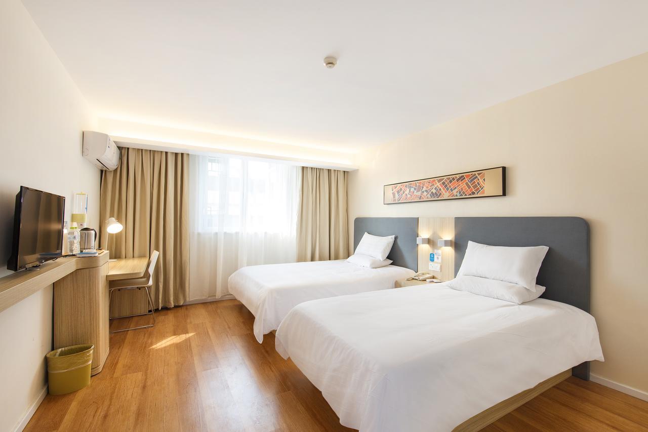 Hanting Hotel Qingdao Zhanqiao Railway Station Екстериор снимка