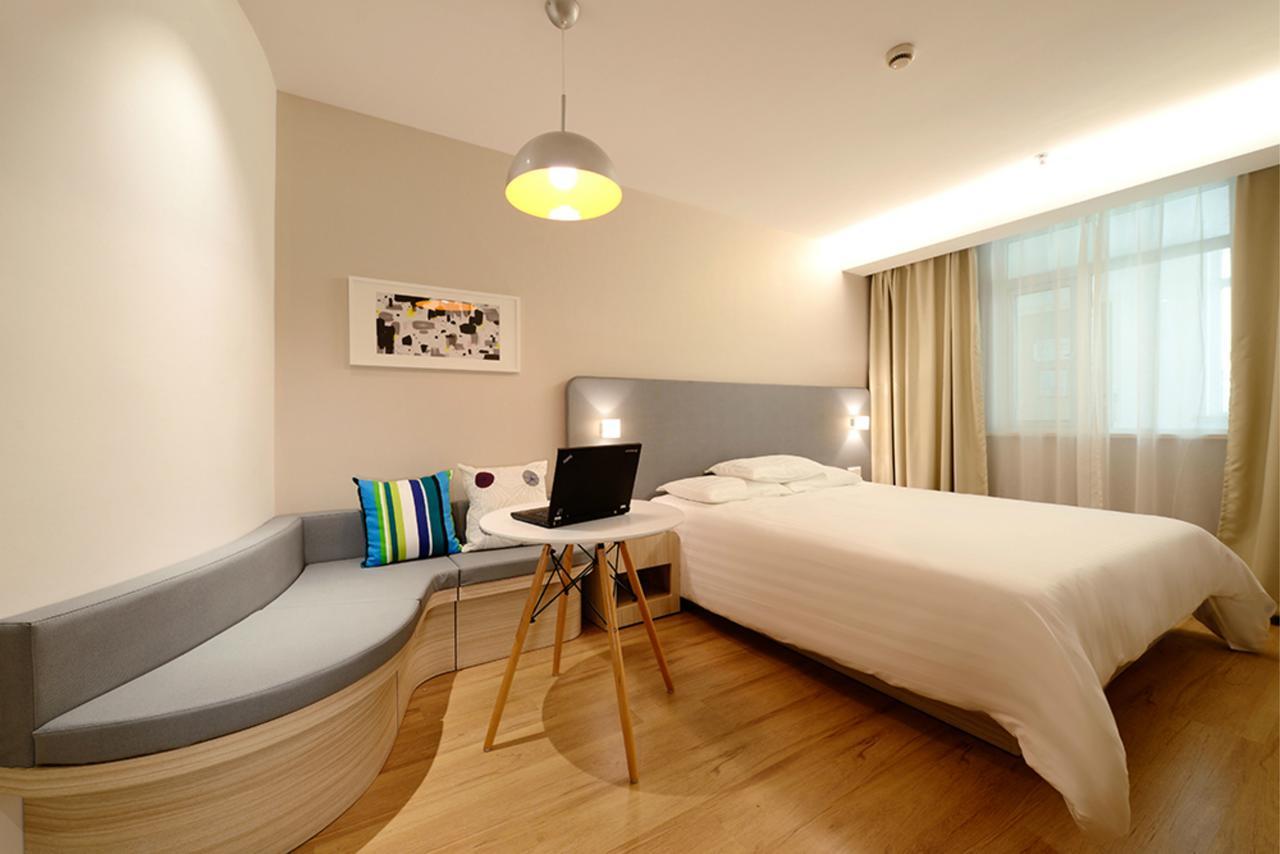 Hanting Hotel Qingdao Zhanqiao Railway Station Екстериор снимка