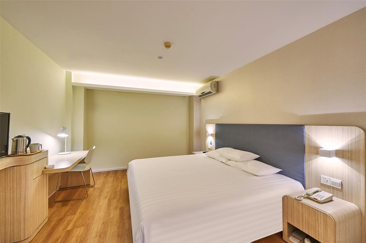 Hanting Hotel Qingdao Zhanqiao Railway Station Екстериор снимка