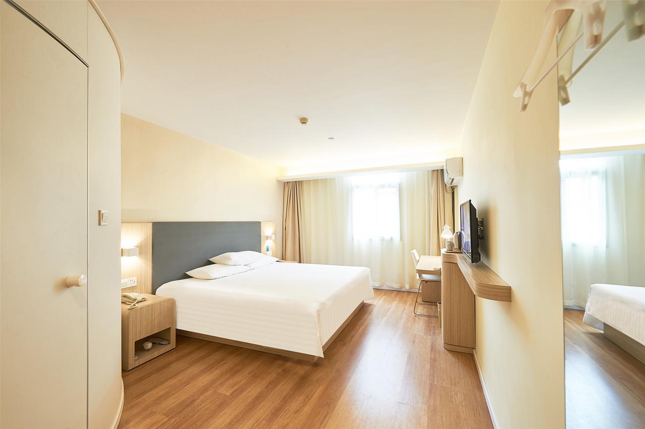 Hanting Hotel Qingdao Zhanqiao Railway Station Екстериор снимка